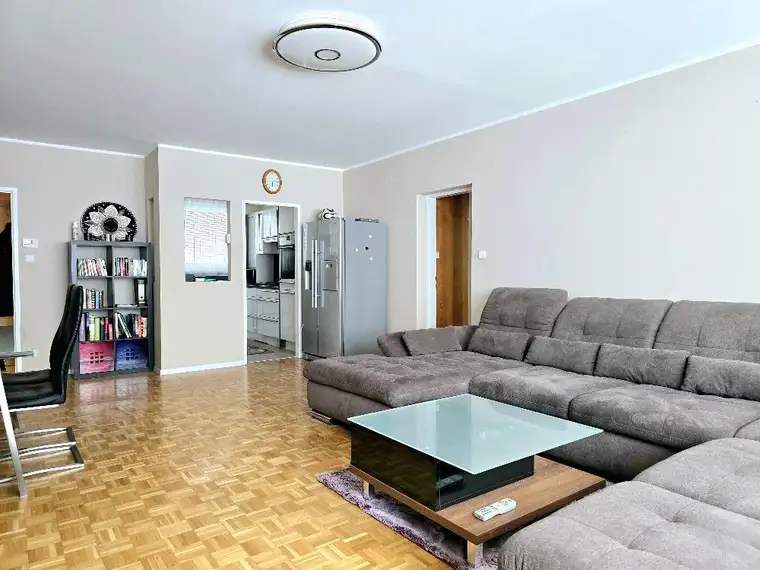 Helle 3-Zimmer Wohnung mit Loggia in guter Infrastruktur!