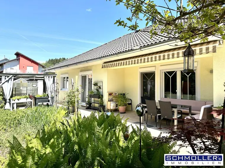 Wohlfühl-Bungalow mit Pool in idyllischer Lage