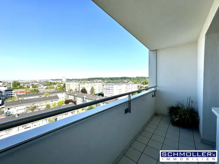 Leben hoch über Wels - 4-Zimmer-Wohnung mit Loggia und schöner Aussicht!