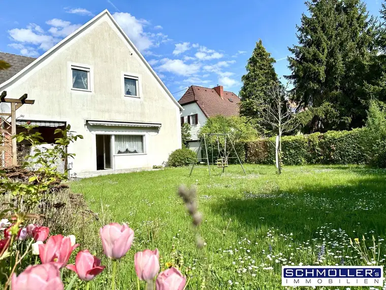 Sonniges Zweifamilienhaus in Ruhelage