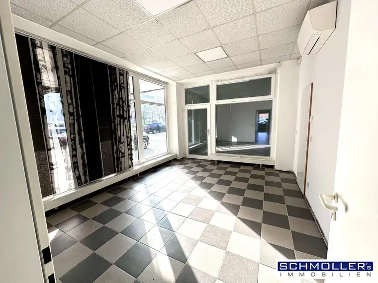 Büro/Praxis im Zentrum von Thalheim – sofort einsatzbereit!