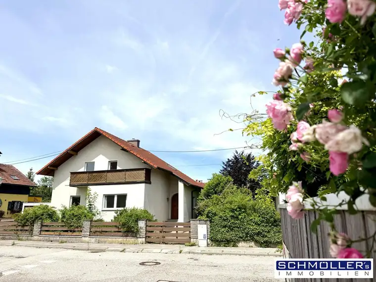 BESTBIETERVERFAHREN! Ruhig und zentral! Charmantes Einfamilienhaus mit Nebengebäude