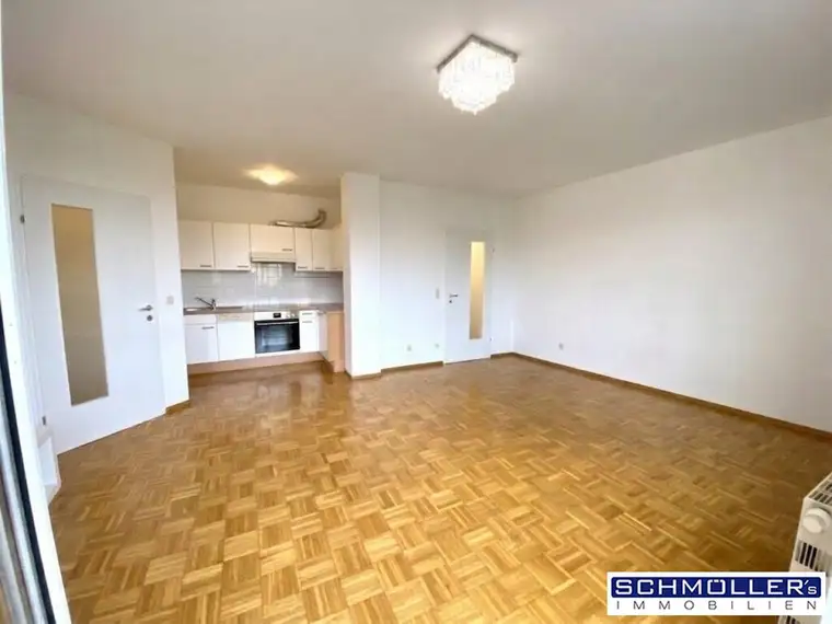 Teilmöbliert - Helle 2-Zimmer Wohnung mit Balkon und Garage