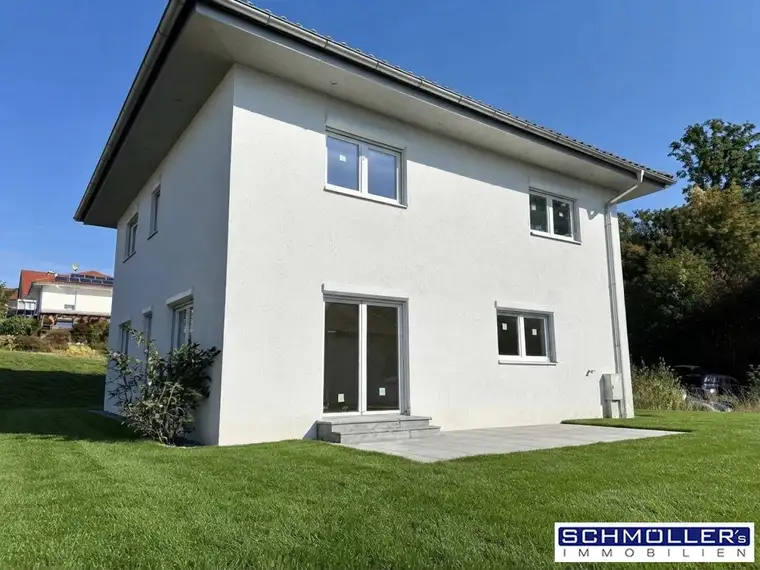 Neubau-Erstbezug! Modernes Holz-Riegel-Haus mit viel Platz am Waldrand