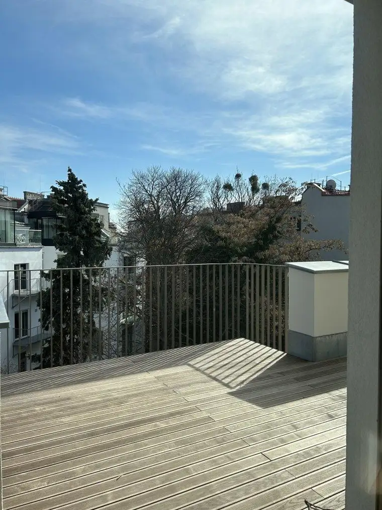 Dachgeschoß mit 31m² Terrasse - ERSTBEZUG ! KAUFEN statt teuer MIETEN !