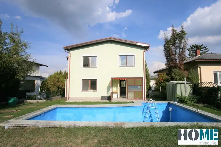 gepflegtes Einfamilienhaus mit Pool