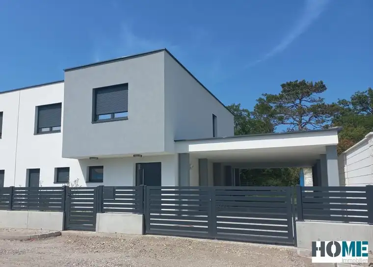 moderne Doppelhaushälfte mit großem Carport, TOP Ausstattung und vielen Extras