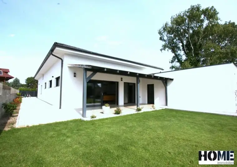 exklusiver Bungalow, mit viel Platz für Familie und Fuhrpark, entspannen Sie am Pool