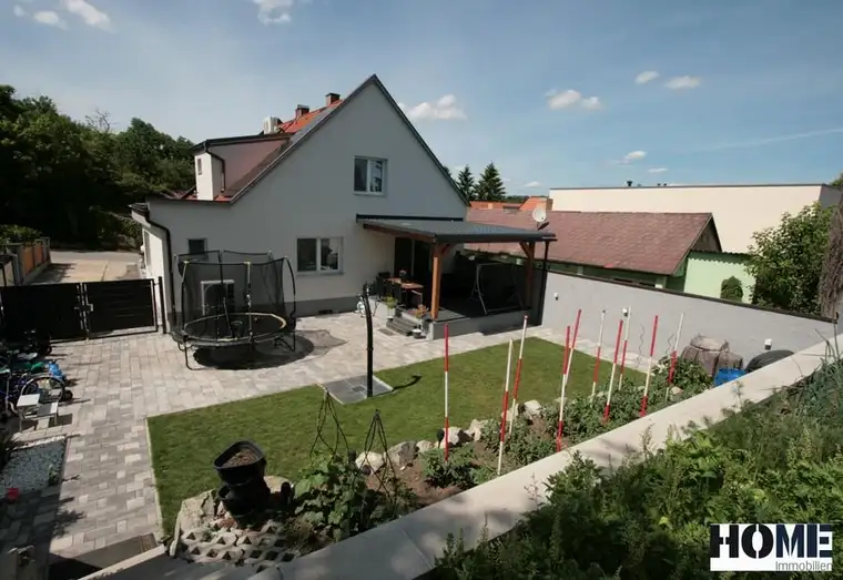 TOP Preis! für komplett kernsaniertes Einfamilienhaus mit Keller und gepflegtem Garten