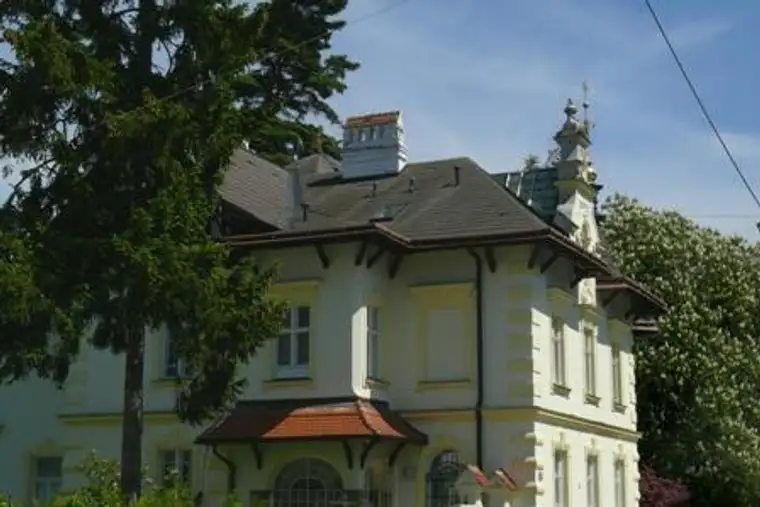 1892 Prominente Historie. Auf großzügig angelegtem und ausgestattetem Parkgrundstück