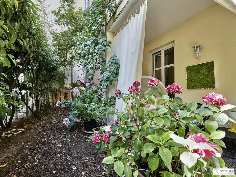 Bestlage Nähe Mariahilferstraße! Exquisite 6-Zimmer-Maisonette-Wohnung mit romantischem Eigengarten und Garagenplatz
