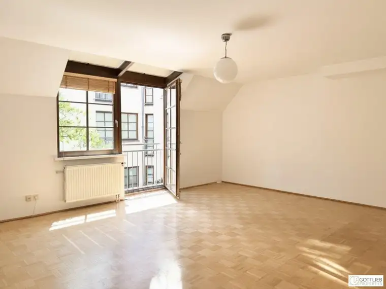 Bestlage beim Hamerlingplatz! Lichtdurchflutete 3-Zimmer-Altbau-Wohnung in saniertem Vorstadthaus inklusive zwei Garagenplätze