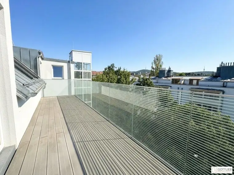 Bestlage nahe Glanzing! Perfekt geschnittene 3-Zimmer-Dachgeschoss-Wohnung mit Balkon in Grünruhelage und mit Kahlenbergblick