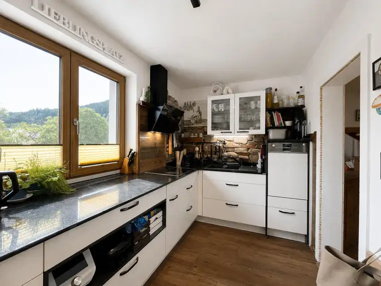 Großzügige Wohnung mit zwei Schlafzimmern in ruhiger Lage