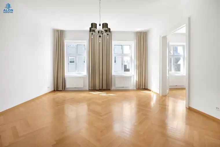 Ruhige 6-Zimmer-Wohnung mit Klimaanlage nahe Hoher Markt! Zentral begehbar!