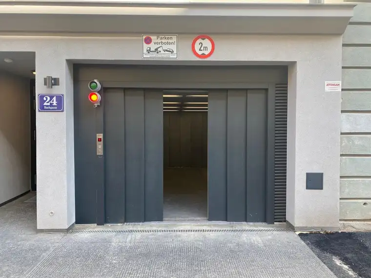 Tiefgaragen PKW Stellplatz