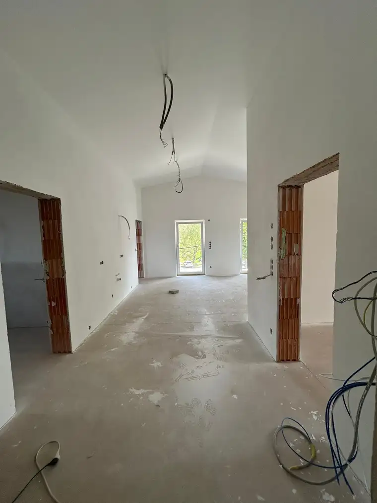 Sehr helle 3 Zimmer Dachgeschosswohnung - 5min zu Fuss ins Zentrum