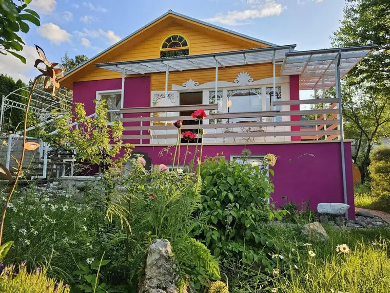 Leben mit Freude - in einem wundervoll farbenfrohen und kreativen Haus und Garten