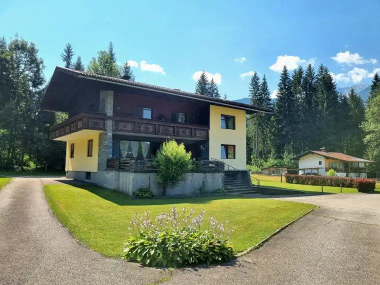 Ihr neues Zuhause wartet: Charmantes Mehrparteienhaus mit 2 Wohneinheiten in Greifenburg