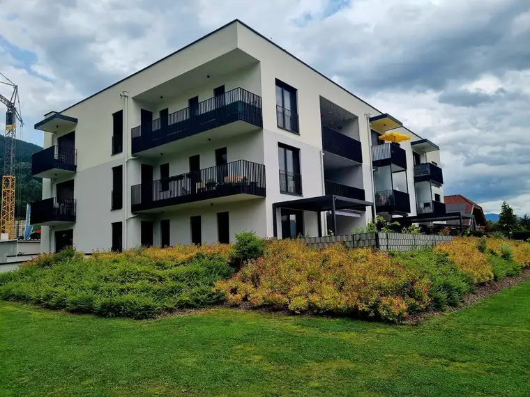 Moderne Neubau-Mietwohnung mit zwei Tiefgaragenplätzen