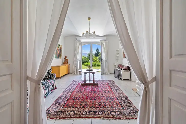 Elegante Villa mit Wörthersee-Blick. Elegant art nouveau villa with a view of Lake Wörthersee.