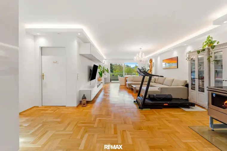 Große modernisierte Wohnung in zentraler Lage