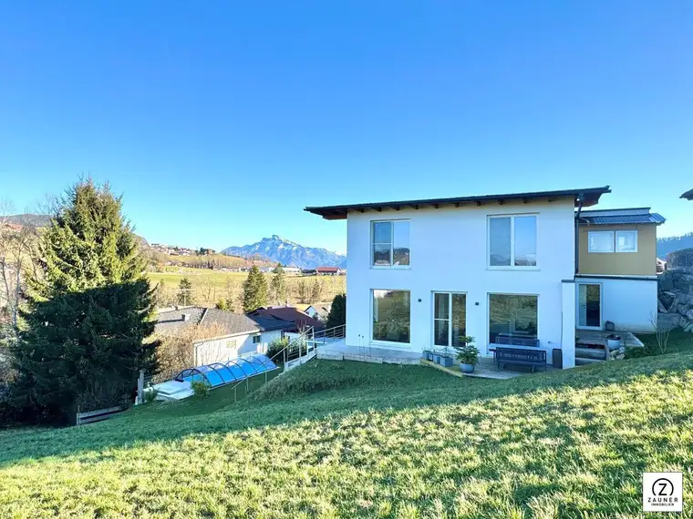 Neuwertiges EFH mit Pool in Mondsee/Tiefgraben