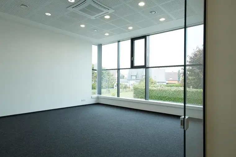 Helle Bürofläche - 122 m² in zentraler Lage