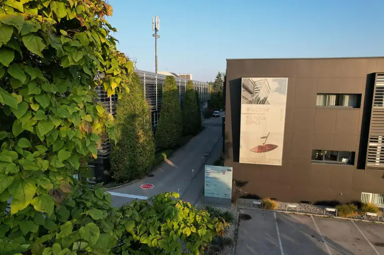 Moderne Bürofläche - 446 m² mit großzügigem Empfang und vielseitiger Raumaufteilung
