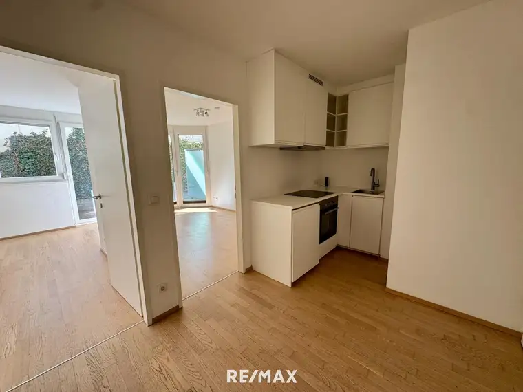 Moderne, neuwertige 2-Zimmer-Wohnung mit Terrasse und Garten