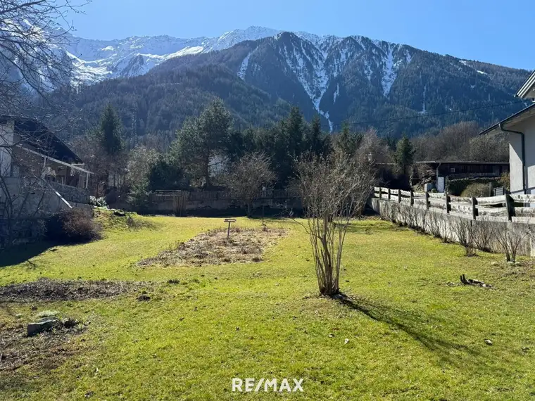 Ruhig gelegenes Grundstück in Rietz - auch für ein Doppelhaus geeignet !