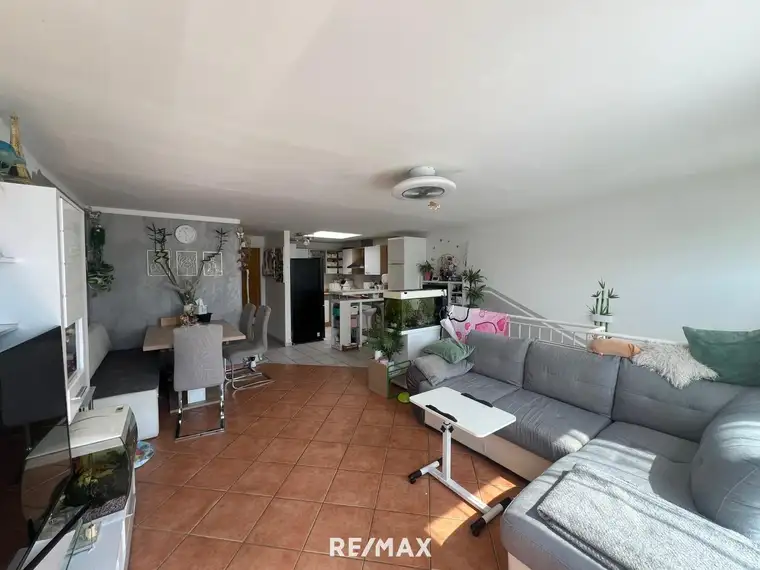 Attraktive 3 Zimmer-Maisonette-Wohnung mit Dachterrasse in Uninähe