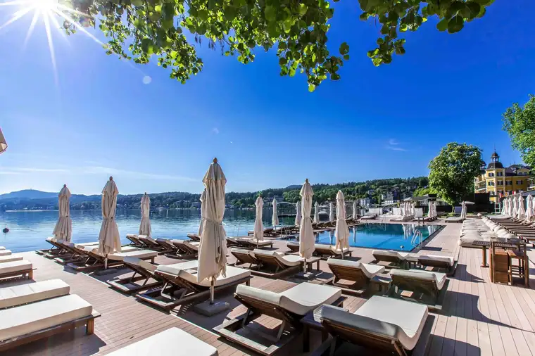 Stillvolle Residenz mit Wörthersee-Blick im Schloss Velden