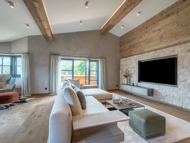 Tina Pühringer, LIVING DELUXE Real Estate GmbH