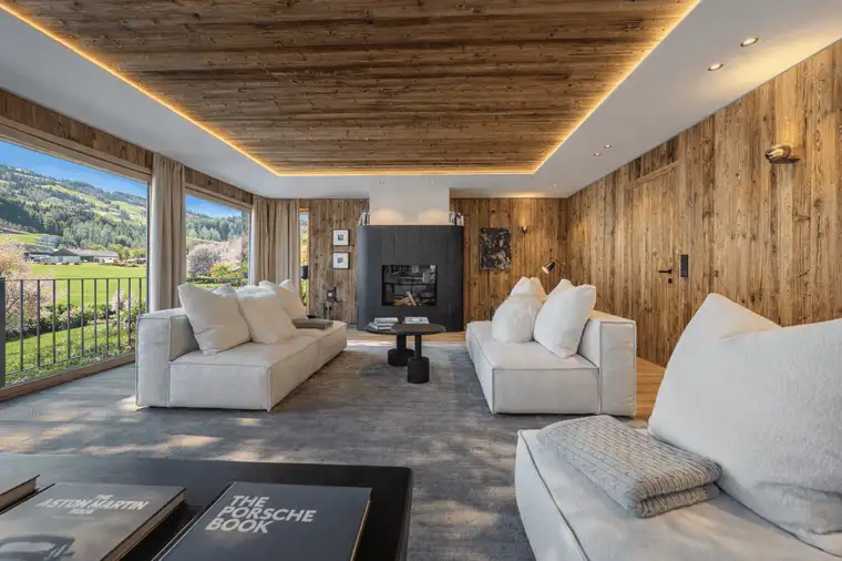 Nicola Knoll, LIVING DELUXE Real Estate GmbH