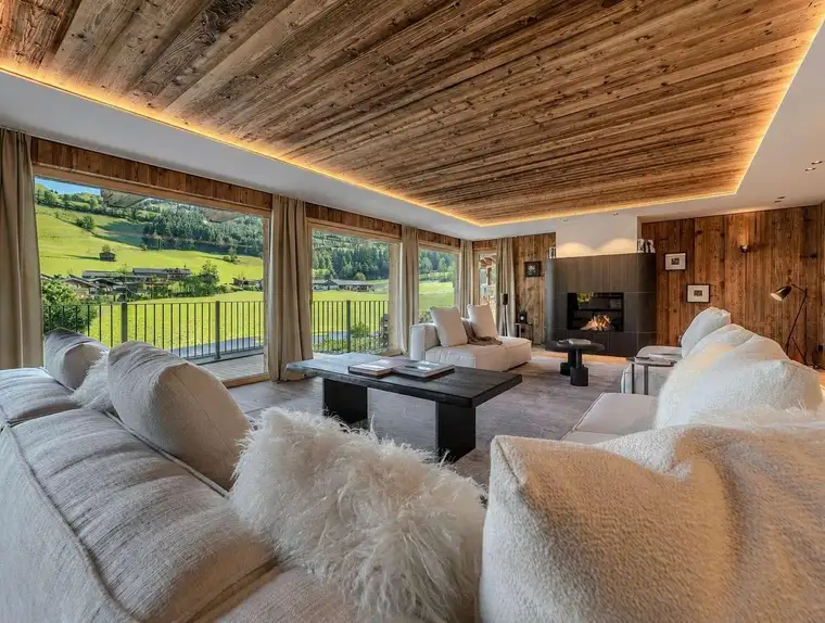 Nicola Knoll, LIVING DELUXE Real Estate GmbH