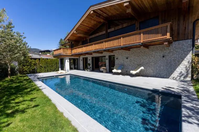 Nicola Knoll, LIVING DELUXE Real Estate GmbH