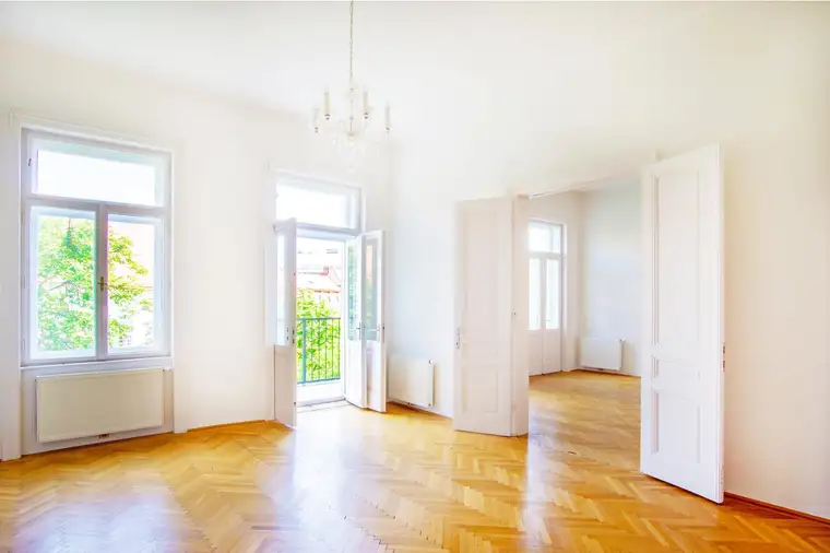 Jens Svete, LIVING DELUXE Real Estate GmbH