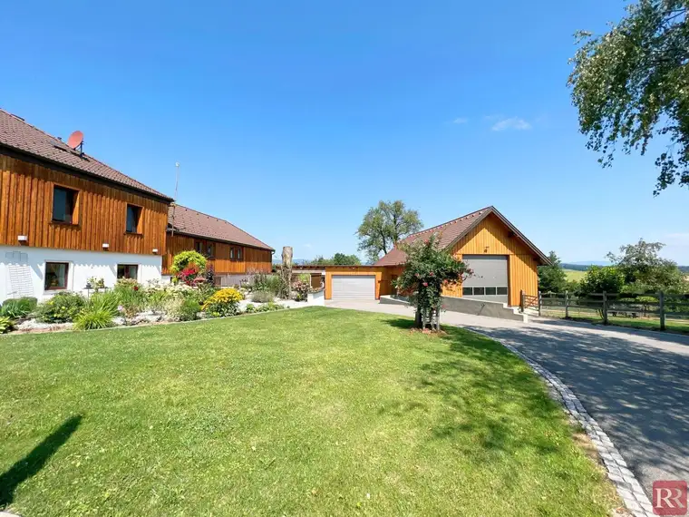 Moderner Vierkanthof mit vielen Möglichkeiten