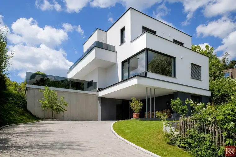 Ziegelmassiver Premium-Neubau mit Weitblick