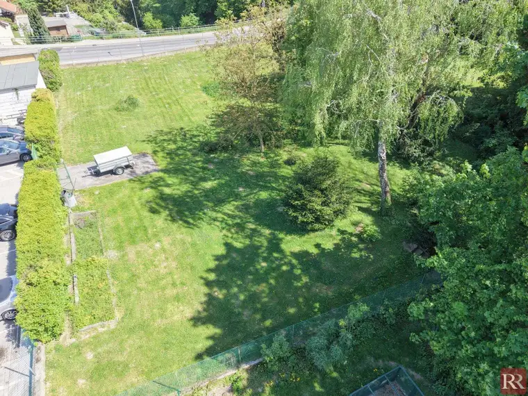 Sonniges Grundstück