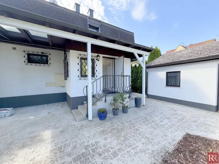 Einfamilienhaus mit traumhaften Garten, Pool &amp; Sauna