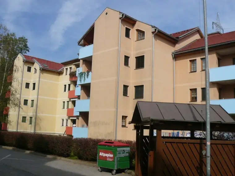 BASTLERHIT - Erdgeschoss mit Sonnenbalkon - provisionsfrei!!