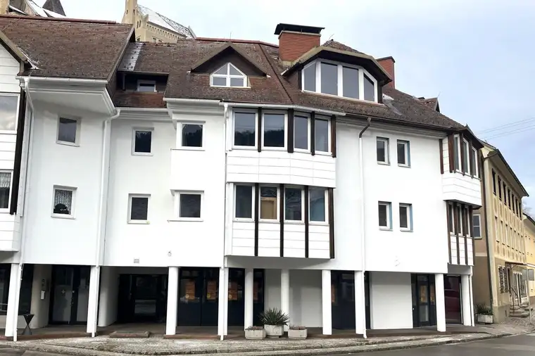 Gepflegte 5-Zimmer Wohnung in Eberstein! [CARA]