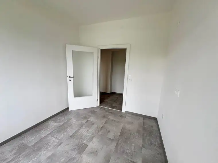 Erstbezug nach Teilsanierung - 2 Zimmer
