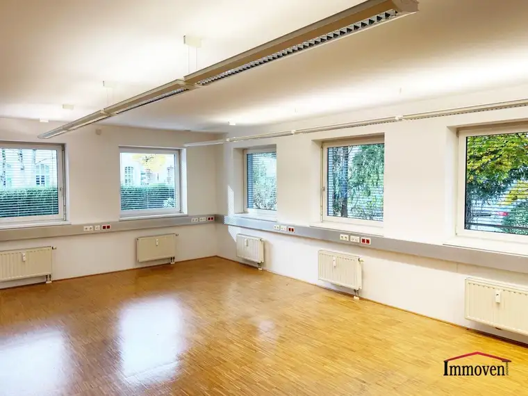 UNBEFRISTET - Sehr schönes Büro mit Klimaanlage nahe dem Universitätszentrum