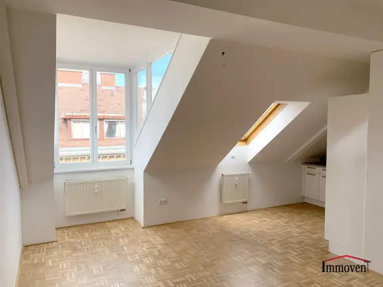 UNBEFRISTET - Moderne Dachgeschosswohnung mit Parkmöglichkeit nahe Karl-Franzens-Universität!