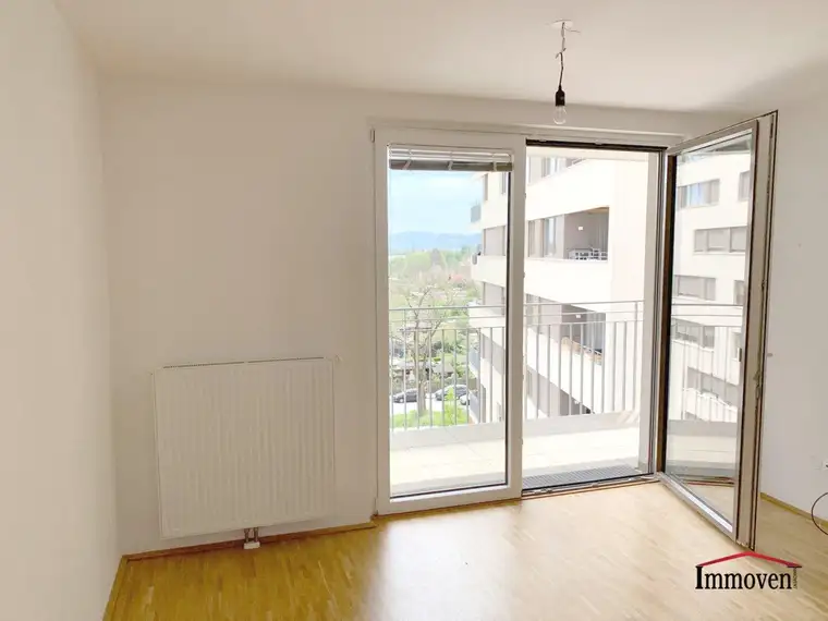 Helle 2-Zimmerwohnung mit Balkon!