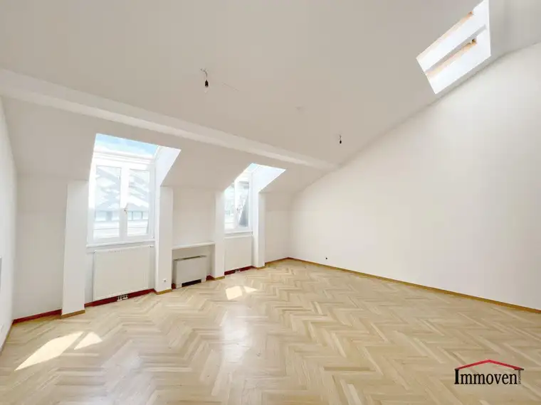 Im Herzen des 1. Wiener Gemeindebezirks - 3-Zimmer-Dachgeschosswohnung mit Klimaanlage und Balkon!