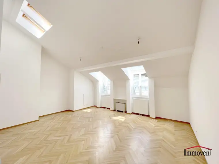 Im Herzen des 1. Wiener Gemeindebezirks - 3-Zimmer-Dachgeschosswohnung mit Klimaanlage und Balkon!